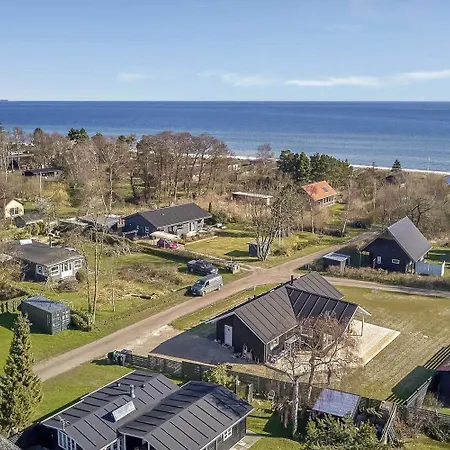 30520-odder-dyngby-havvej-2 Feriehus *