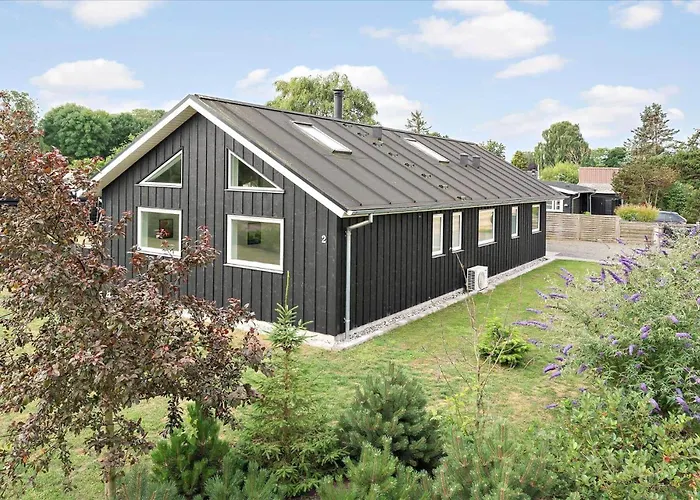 30520-odder-dyngby-havvej-2 Feriehus *